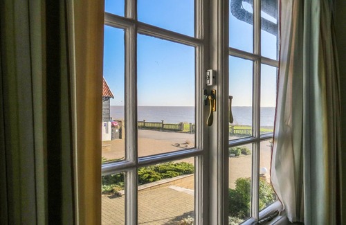 Thorpeness Apartment | 3 Ogilvie Lodge - sleeps 4 guests in 2 bedrooms