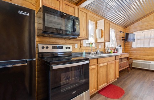 Fredericksburg Cabin | 3 One Bedroom Country Cabins on a Secluded 10+ Acres