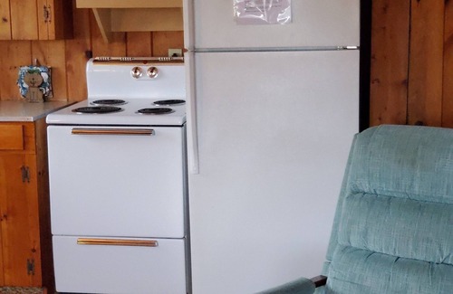 West Boothbay Harbor Cottage | 3 one-bedroom fully equipped cottages with free WIFI/weekly rental