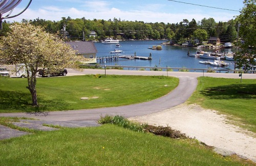 West Boothbay Harbor Cottage | 3 one-bedroom fully equipped cottages with free WIFI/weekly rental