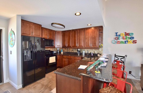 Osage Beach Condo | 3 outdoor pools-mazing Water views!-2 Bedroom condo - PICKLEBALL COURT