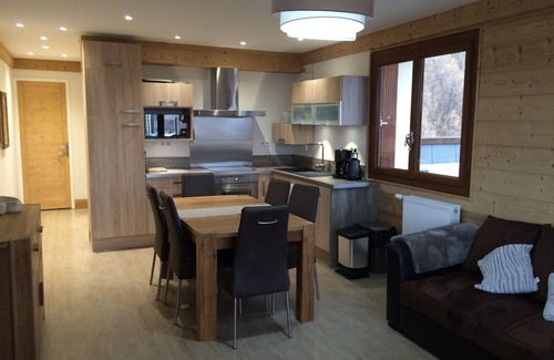 Orcieres-Merlette Apartment | 3 p. renovated, Elegance and comfort, on the 8th and last floor at 50 m. tracks