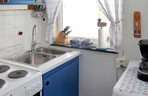 Hollviken House | 3 person holiday home in HÖLLVIKEN