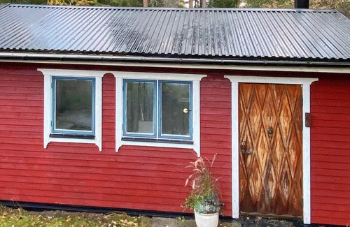 Ingaro House | 3 Person Holiday Home in Ingaro