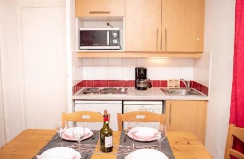 Puy-Saint-Vincent Apartment | 3 Pièces 6 Pers, Pkg, Balcon, 2 Chambres, Cuis. équipée - FR-1-504-127
