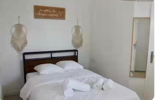 Mandelieu-la-Napoule Beach Apartment | 3 pièces avec piscine à 5 minutes à pied de la plage!