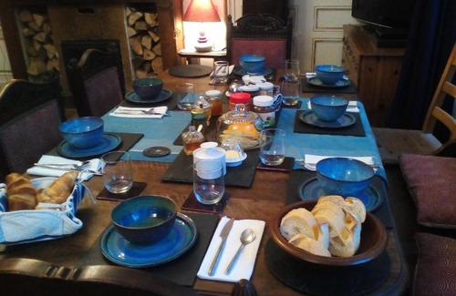 Felletin Bed & Breakfast | 3 Place des Arbres, Chambres D'Hôtes, Felletin