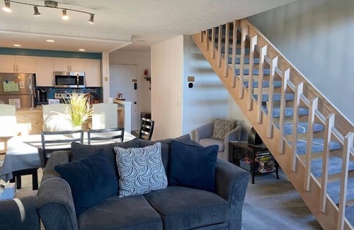 Harbor Springs Condo | 3 pools! Updated bedroom/loft area. Minutes from golf/lakes. Lots of amenities.