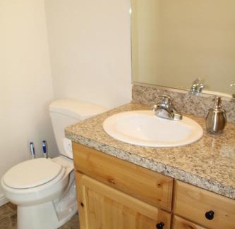 Ammon House | 3 queen beds, 1 twin bed, 2 rooms, 1 and a half bath, self check-in, flexcation equipped