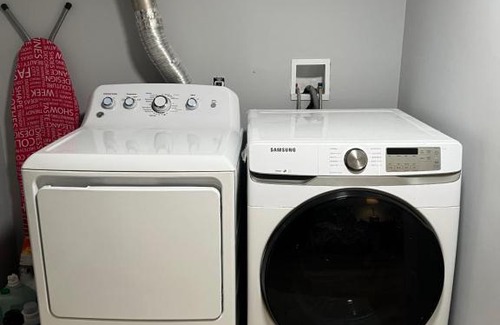 New Brunswick House | #3 QueenSize Bed bright room near New Brunswick NJ downtown