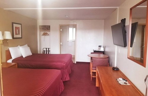 Williams House | 3 Quiet, Comfortable Units in Williams, Free Bfast & Parking, Elk Ridge Ski Lift