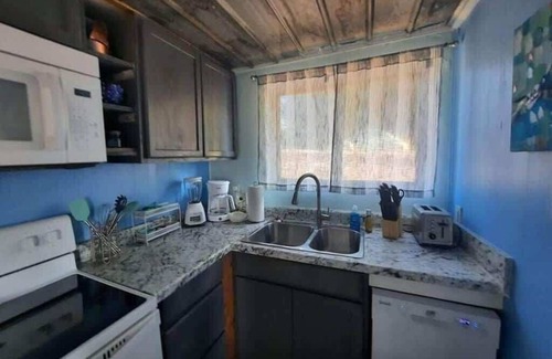 Muscle Shoals Apartment | #3 Right on the Lake! Boats & Kayaks available!