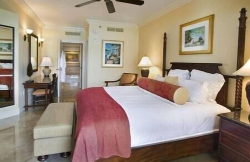 Nazareth Resort | 3 Ritz, St. Thomas, Resort, Hot Tub, Beach, Hot Tub, Beach