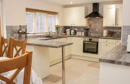 Llangollen House | 3 ROCK TERRACE, character holiday cottage in Glyn Ceiriog