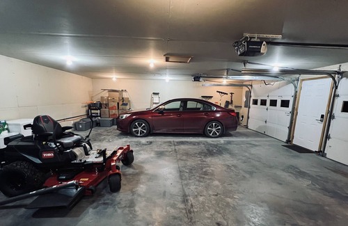 Bennington House | 3 room 2 bay garage ranch house