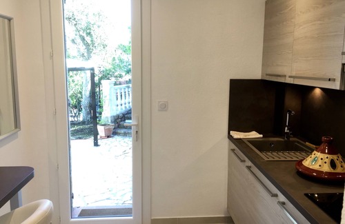 Mandelieu-La-Napoule Villa | 3-room apartment with swimming pool; pergola for 4 people, quiet and unobstructed view