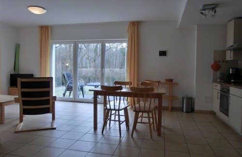 Ribnitz-Damgarten Apartment | 3-room apartment with 2 floors, 2 bedrooms in a quiet location for 6 pers. with WLAN -