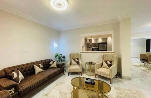 Oula Apartment | 3-room apartment in Beverly Hills