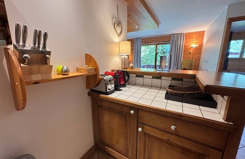 Meribel Village Apartment | 3-room apartment for 4 people in Méribel, near slopes, terrace, parking, WIFI
