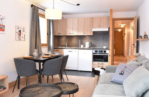 Meribel Centre Apartment | 3-Room Apartment for 6, Pool, Ski-In/Ski-Out, Mountain View – Meribel