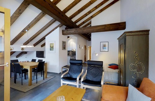 Silvaplana Apartment | 3-room apartment on the top floor, 87m2.