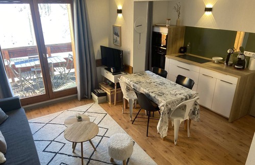 Valloire Apartment | 3-ROOM APARTMENT SLEEPS 8