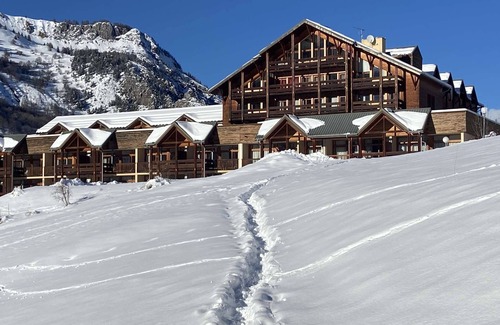 Valloire Apartment | 3-ROOM APARTMENT SLEEPS 8