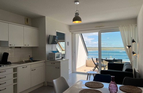 Port-Louis Apartment | 3-room apartment with balcony, close to amenities, parking included