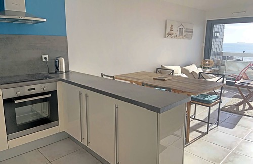 Kerroch Apartment | 3-Room Apartment with Terrace 30m from Shops and Beach in Ploemeur