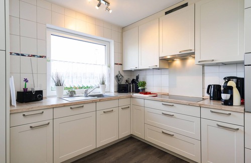 Sylt-Ost Apartment | 3-room app. for 4 pers. with terrace, parking space, WLAN, pets allowed.