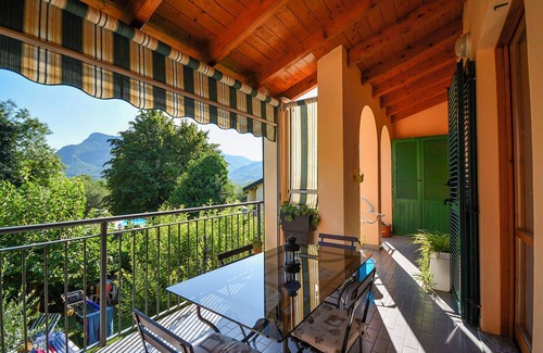 Montegrino Valtravaglia Apartment | 3-room apartment in a neat residence with pool and tennis court