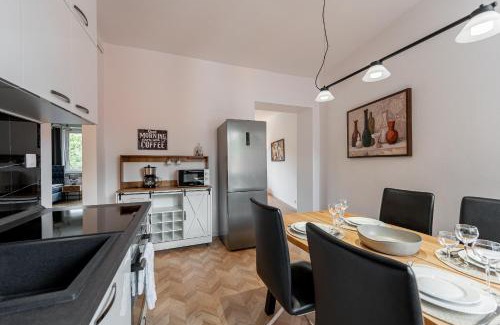 Kosice Old Town Apartment | 3 - room Masaryk 100m2 Apartment B Centrum Košice