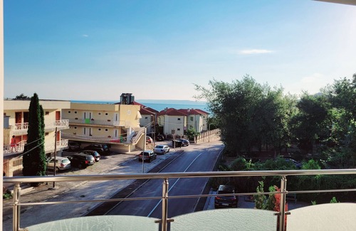 Kavarna Apartment | 3-room new apartment, 5-min walk to 3 sandy beaches