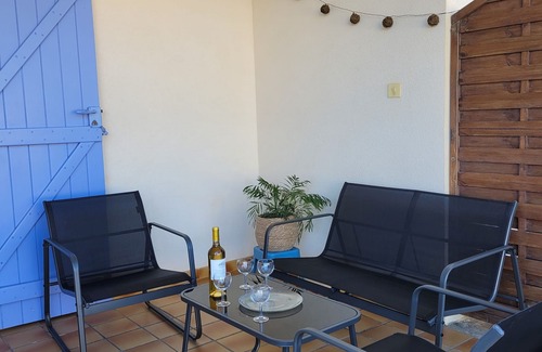 Giens Apartment | 3 rooms flat- ground floor of a cottage - 300 meters from the sea