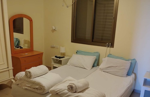 Petah Tikva Apartment | 3 rooms petach tikva airport garden apartment