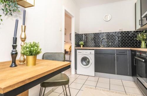 Nordviertel Apartment | 3 rooms with balcony, central, university, smart TV