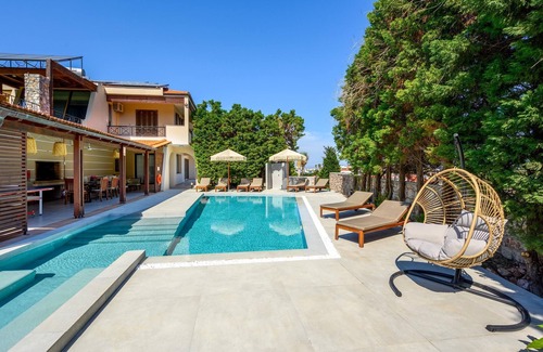 Afandou Villa | 3 Roses Residence