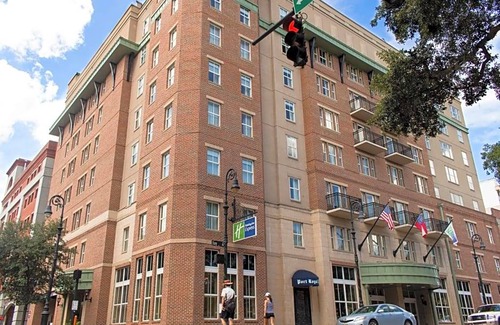 Historic District - North Hotel | 3-Star Hotel ∙ Holiday Inn Express Savannah - Historic District, an IHG Hotel