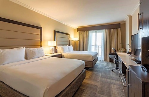 Historic District - North Hotel | 3-Star Hotel ∙ Holiday Inn Express Savannah - Historic District, an IHG Hotel