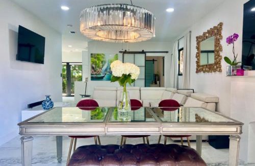 Little Haiti Apartment | 3 SEASONS AT THE CARRINGTON 3 SEPARATE 2 Bedroom 1 Bathroom Apartments AND a 3 Bedroom 2 Bathroom Villa