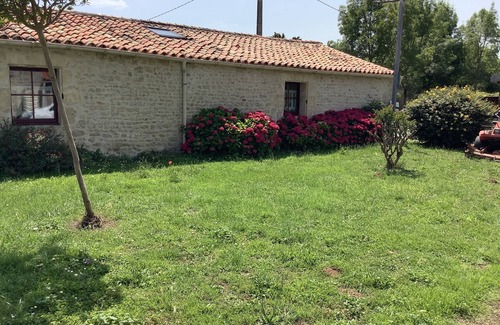 Les Magnils-Reigniers House | 3* self-catering cottage