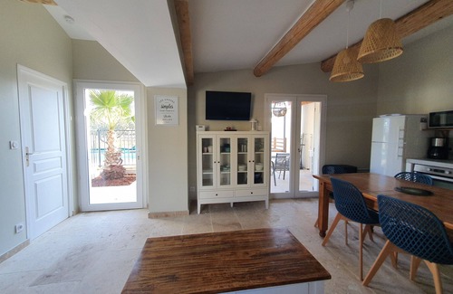 Mazan Villa | 3* self-catering cottage on the edge of the vineyards with private pool