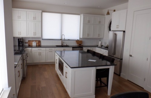 Edgar House | 3 sided views of golf course, Rimrocks, hill, Bear Tooth and Prior Mountains.