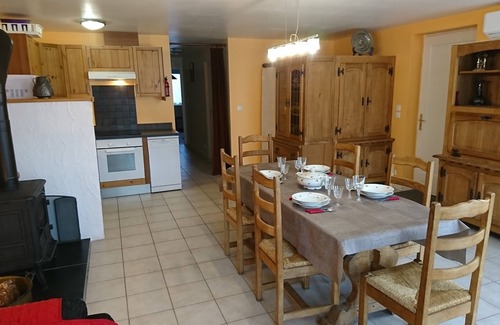 Reallon Apartment | 3 *, spacious cottage, on the ground floor of the chalet with superb view of the Réallon valley,
