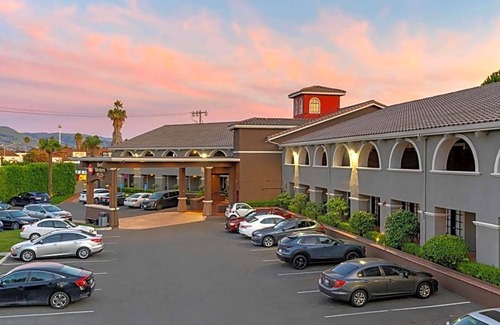 Milpitas Hotel | 3-Star Hotel ∙ Best Western Plus Brookside Inn