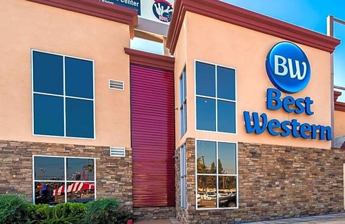 Winnetka Hotel | 3-Star Hotel ∙ Best Western Canoga Park Motor Inn