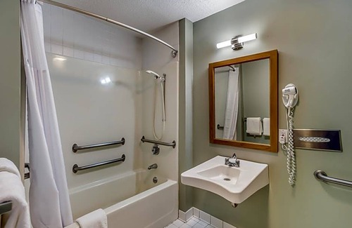 Gorham Hotel | 3-Star Hotel ∙ Quality Inn & Suites