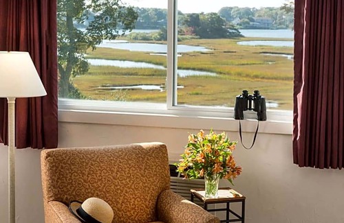 West Yarmouth Hotel | 3-Star Hotel ∙ Bayside Resort Hotel