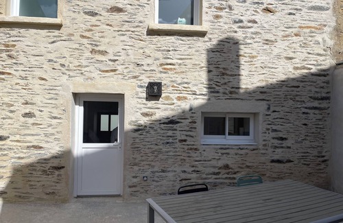 Lampaul-Guimiliau House | 3-star listed house in town center
