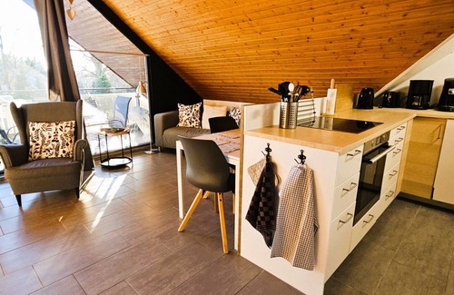 Seevetal Apartment | 3 stars! DG apartment with a covered balcony in a quiet location!